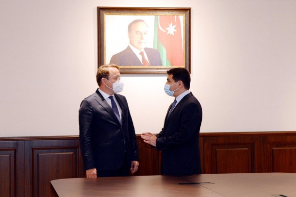 Avropa İttifaqı komissarı Samir Nuriyev və Hikmət Hacıyevlə görüşdü - FOTOLAR