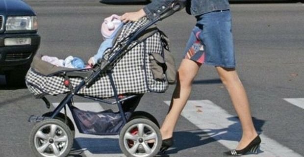 Abşeronda ana və 2 azyaşlı övladını maşın vurdu