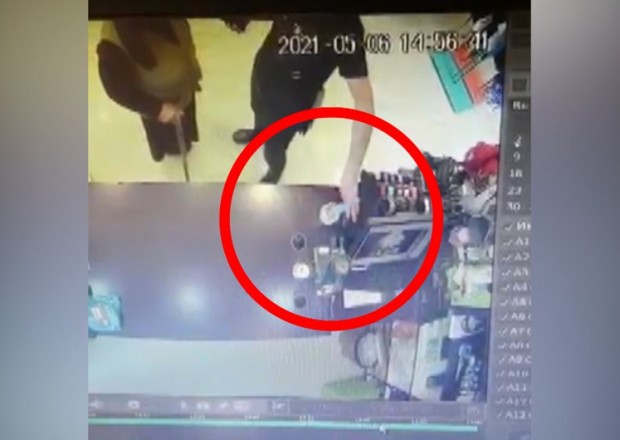 Keçmiş məhkum 20-yə yaxın mağazadan telefonlar oğurladı - VİDEO