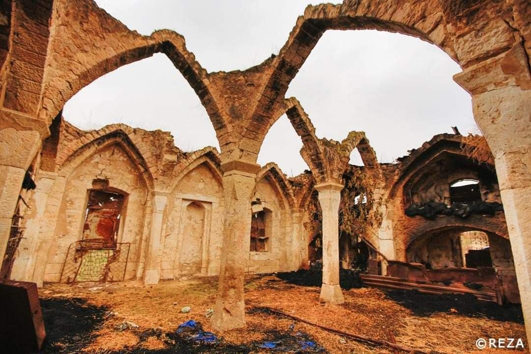 Azərbaycanlı deputat ərəb mətbuatında dağıdılan məscidlərdən YAZDI 