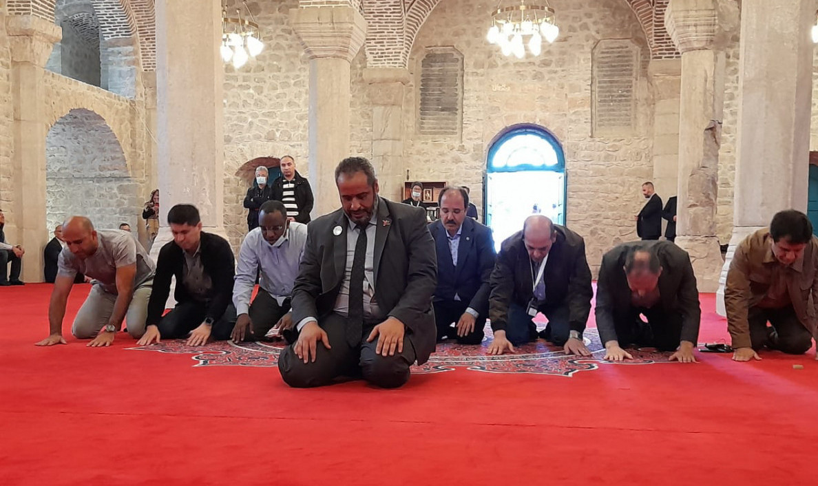 Diplomatlar Yuxarı Gövhər Ağa məscidində namaz qıldılar