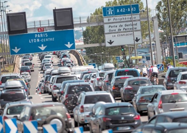 Fransada yollarda 1100 km-lik tıxac yarandı