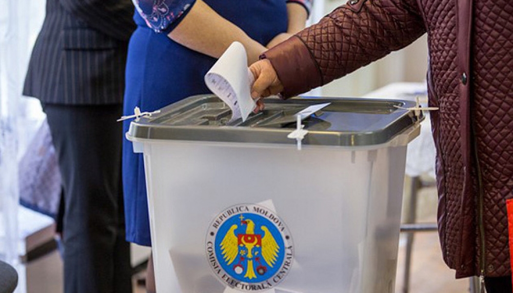 Moldovada növbədənkənar seçki: səsvermə başladı