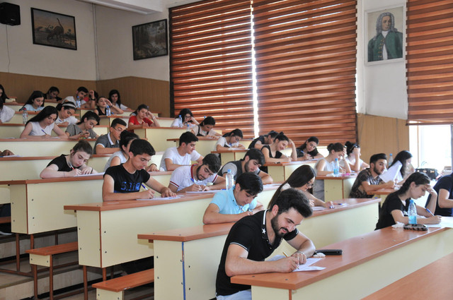 Tələbələrin köçürülməsinə BAŞLANILDI