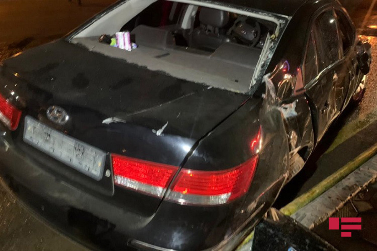 Bakıda maşın aşdı, xəsarət alanlar var - FOTO