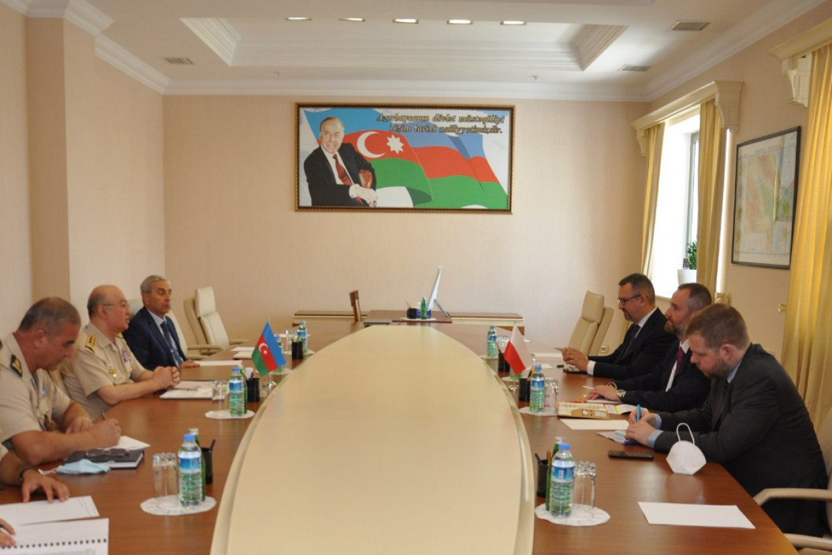 Kəmaləddin Heydərov Polşa səfiri ilə görüşüb