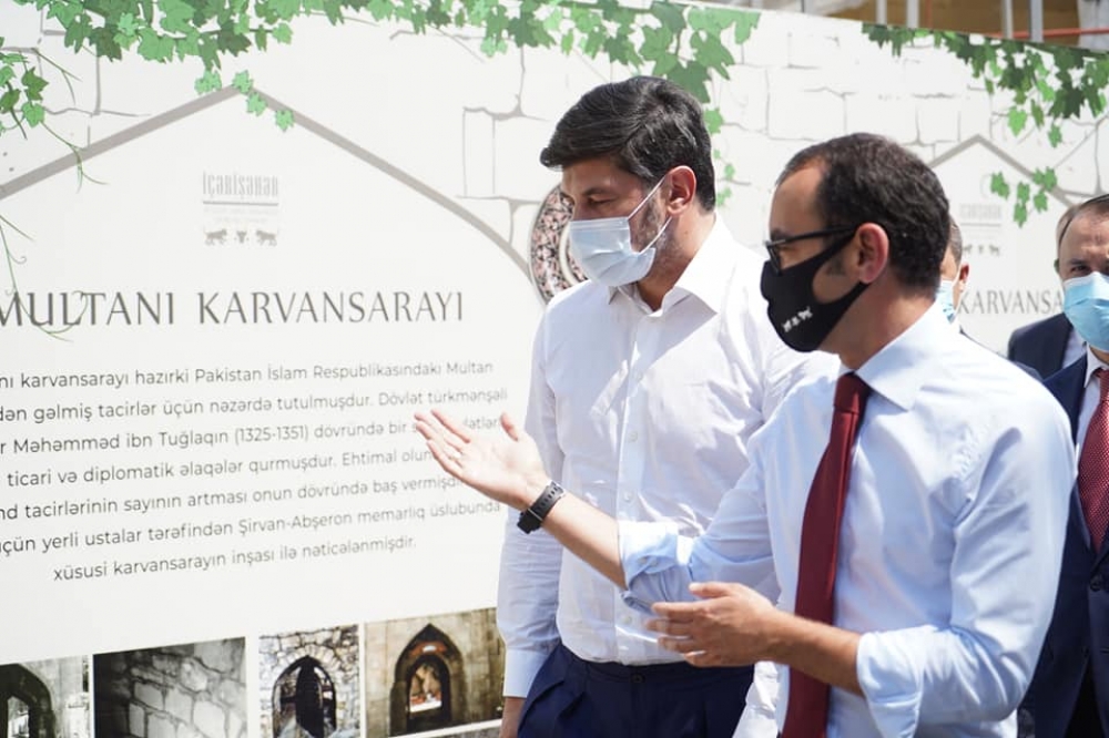 Eldar Əzizovla Kaxa Kaladze İçərişəhəri gəzdilər  - FOTOLAR
