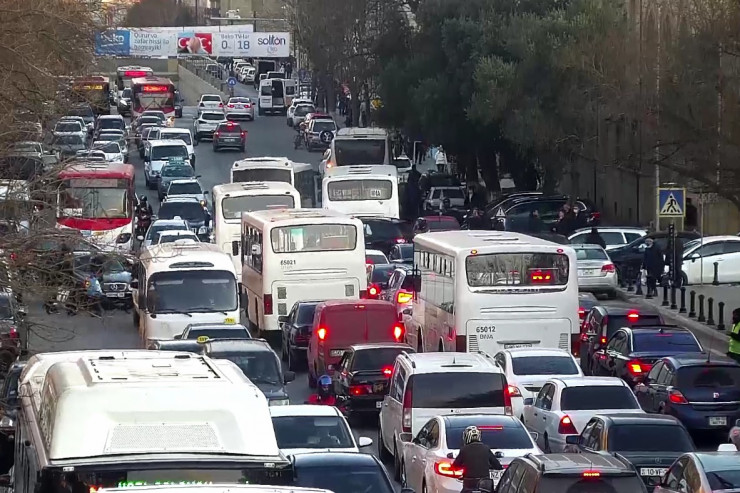 Bakının bu yollarında tıxac var - SİYAHI