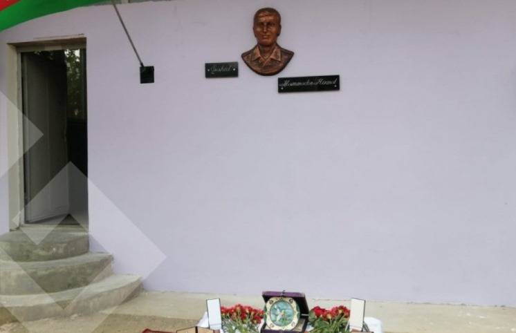 Şəhid Hikmət Məmmədovun barelyefi açılıb