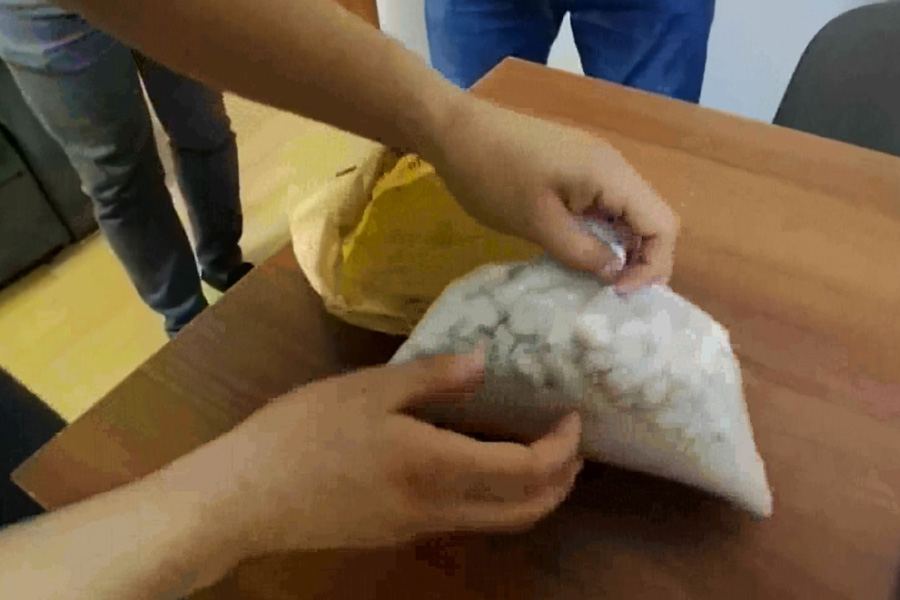 Özünü şübhəli aparan şoferdən narkotik aşkarlandı