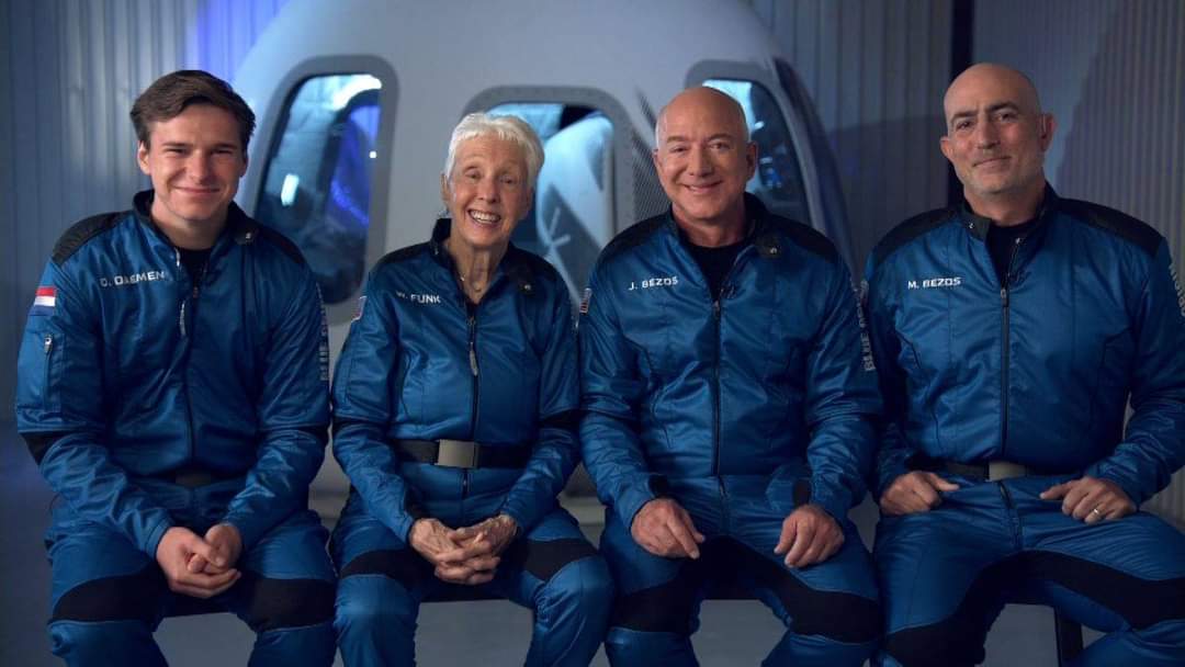 “Amazon” qurucusu Jeff Bezos bu gün Kosmosa uçur