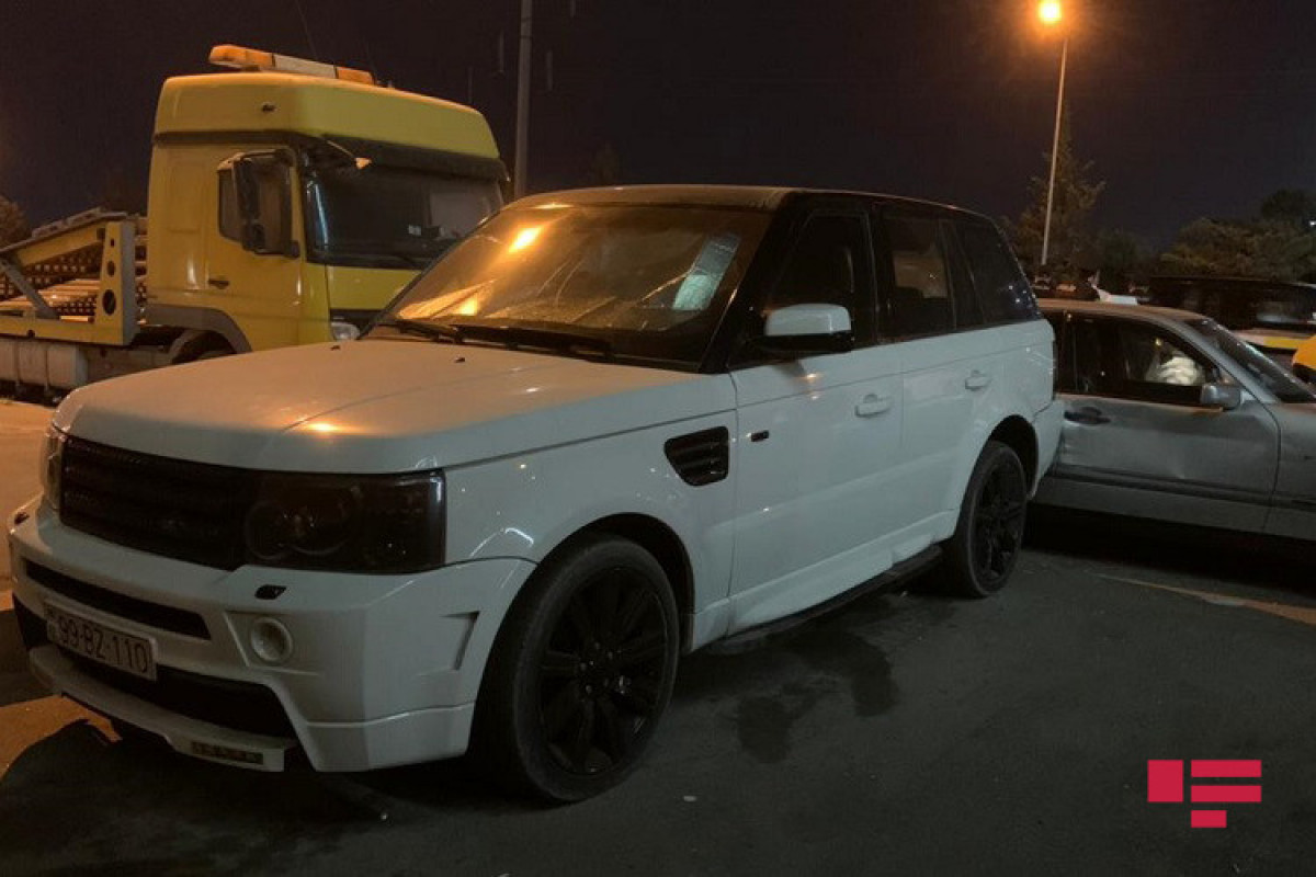 Bakıda “Jeep” 4 avtomobilə çırpılaraq aşıb - FOTO