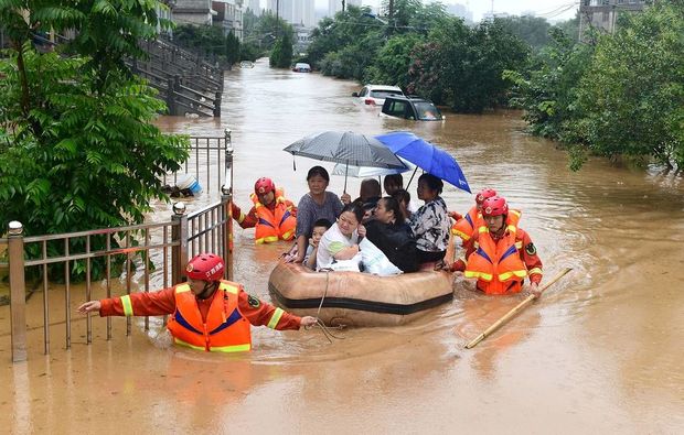 Çində leysan yağışlar 25 nəfərin həyatına son qoydu