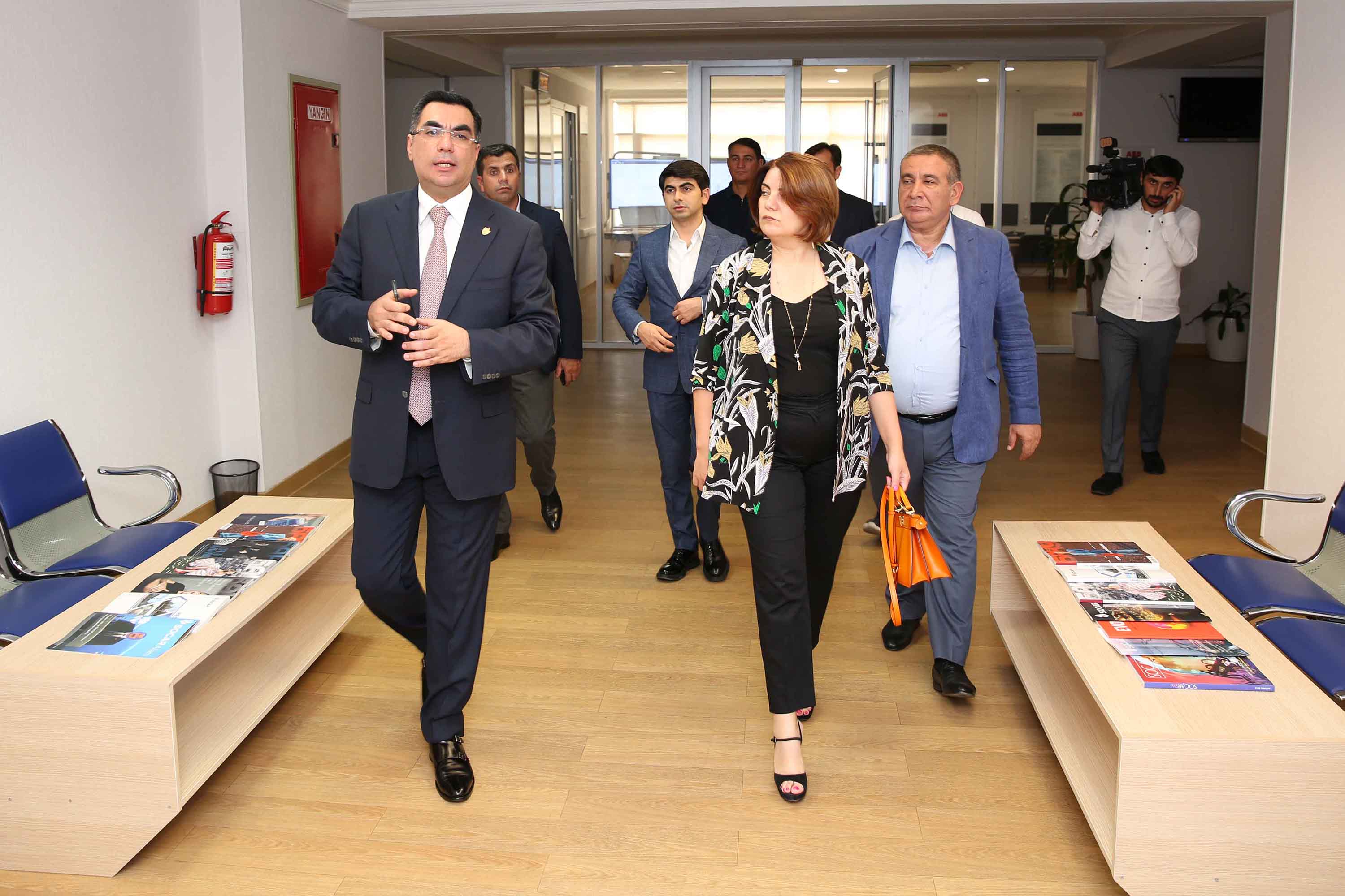 Media kapitanları Bakı Ali Neft Məktəbində