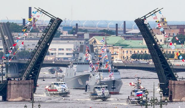 Rusiyada hərbi dəniz paradı keçirildi – FOTO