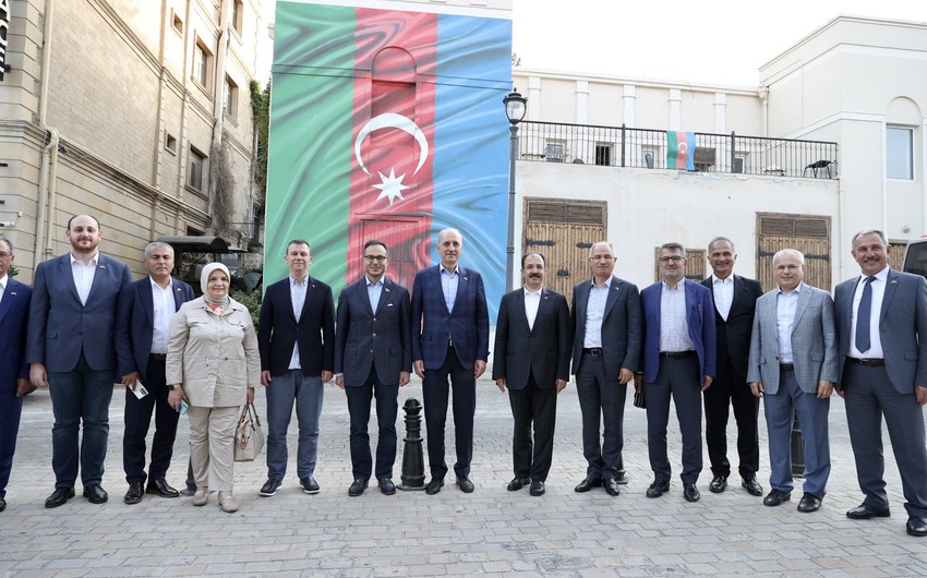 AKP nümayəndə heyəti Azərbaycana gəldi - FOTO