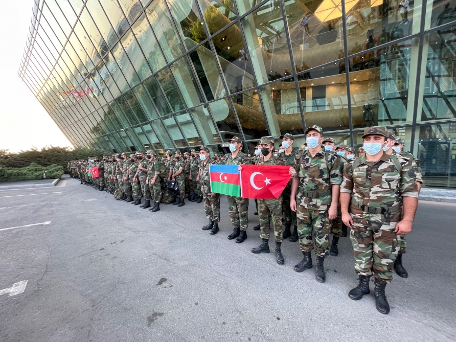 FHN-in dördüncü qrupu Türkiyəyə yola düşdü - FOTO  