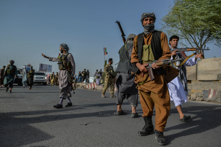 “Taliban” ilk dəfə inzibati mərkəzi ələ keçirdi