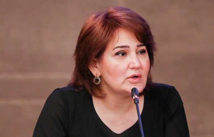 Həyat yoldaşı sabiq nazir müavinini məhkəməyə verdi