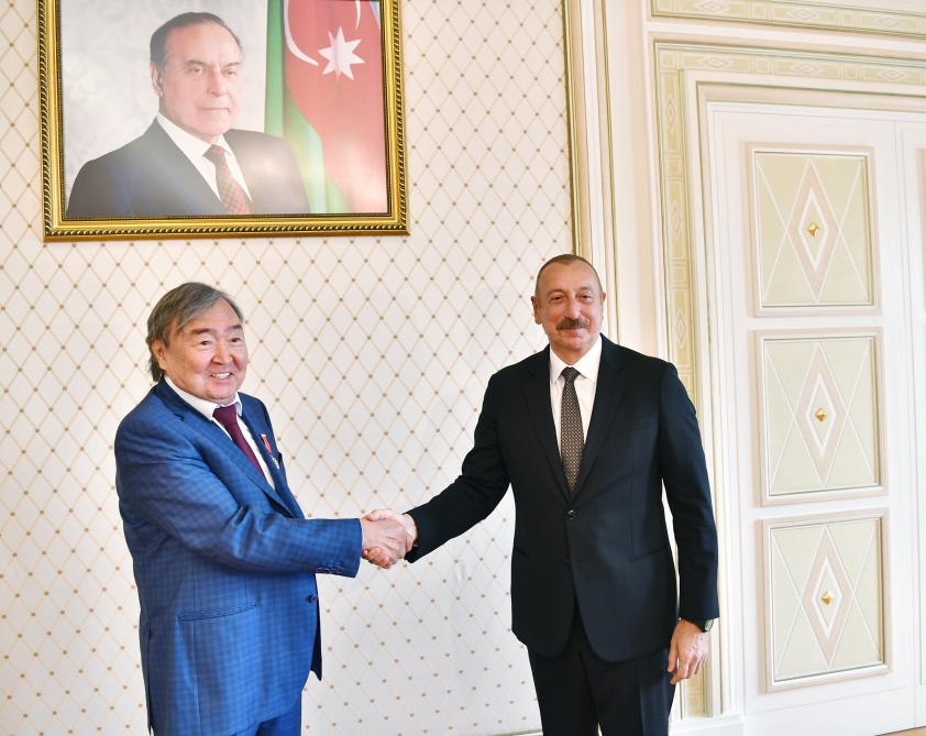 Prezident Oljas Süleymenovu qəbul etdi - FOTOLAR