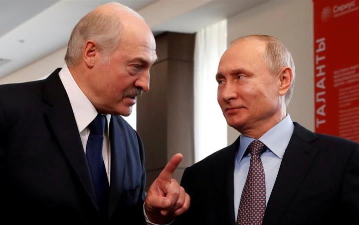 Putin Lukaşenkonu təqaüdə yola salır