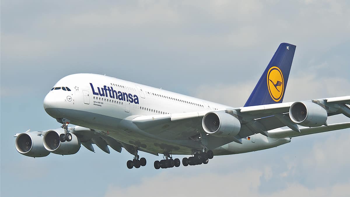 Frankfurt-Bakı aviareysi bərpa olundu