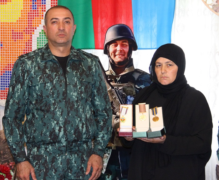 Şəhid Xudayarın medalları ailəsinə təqdim olundu