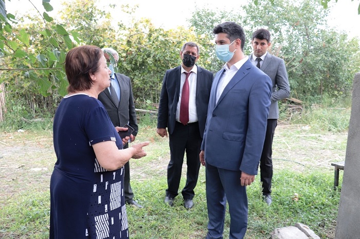 Düşmənin dağıtdığı evlərdə təmir işləri aparılır
