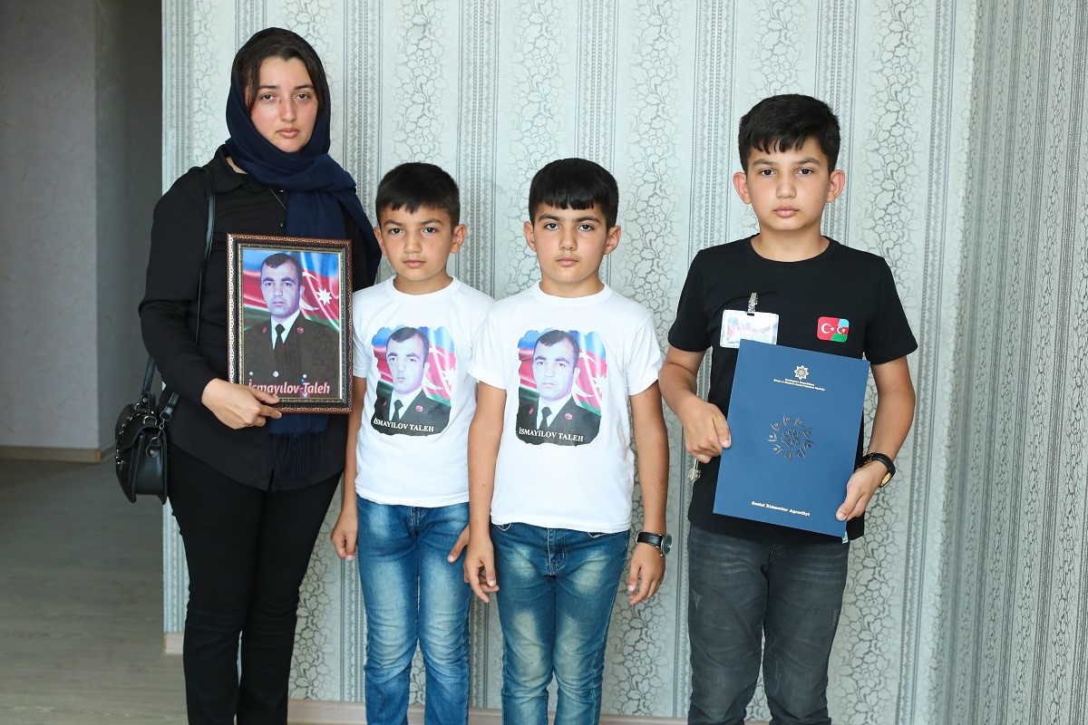 Şəhid ailələrinə və qazilərə mənzillər verildi