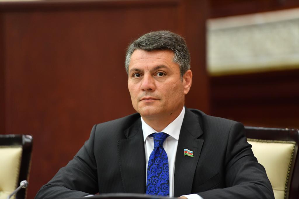 Ali dəyərlərə söykənən çoxşaxəli fəaliyyət