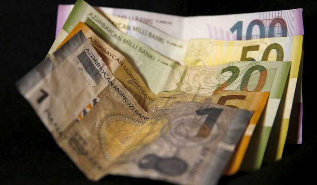 Əhalinin banklardakı əmanətləri artıb