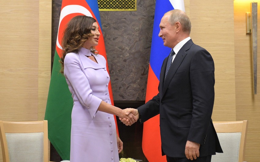 Putin Mehriban Əliyevanı təbrik etdi  