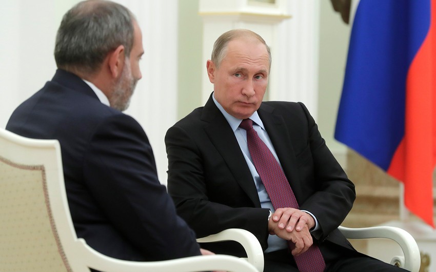 Putin Paşinyanla sərhəddəki vəziyyəti müzakirə etdi