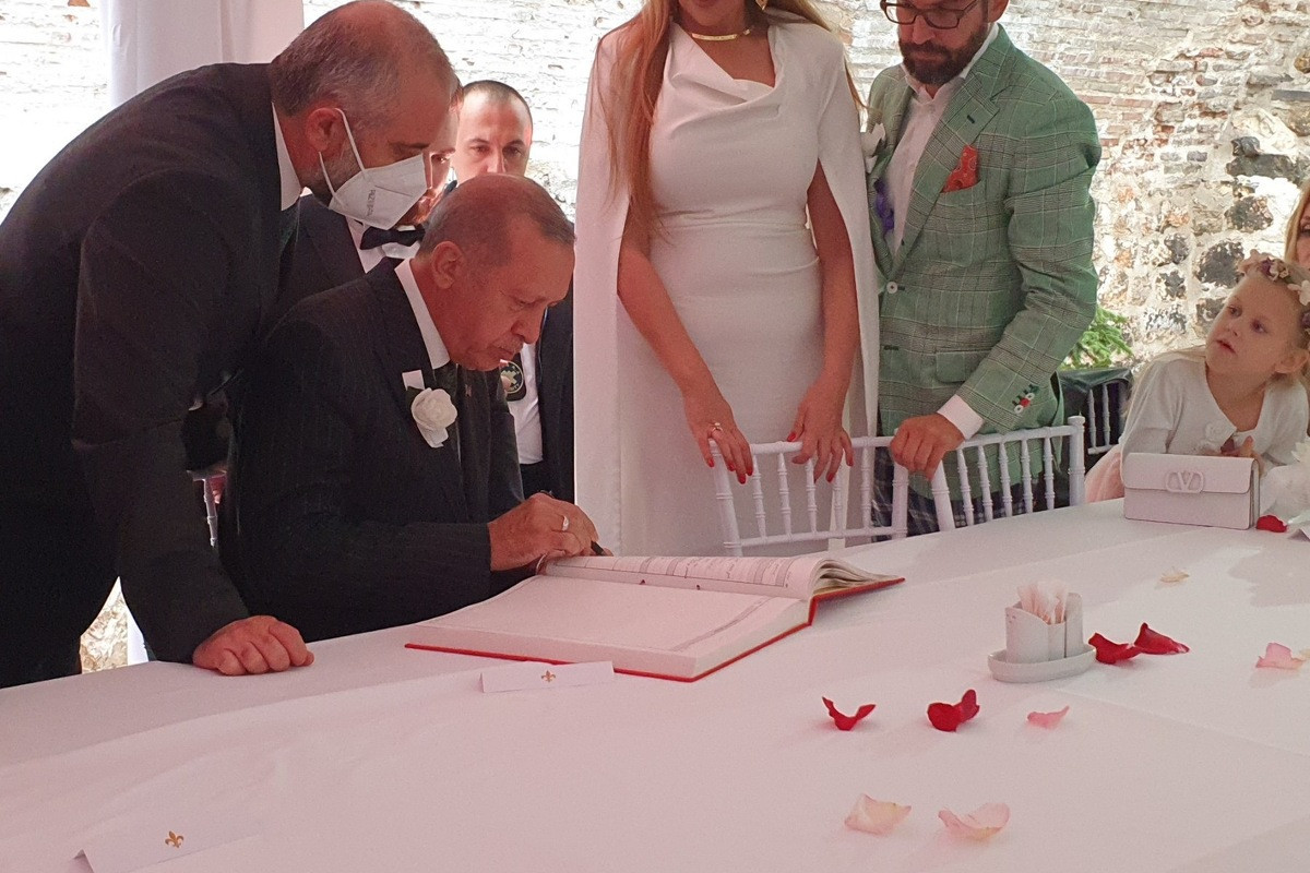 Ərdoğan müsəlman liderin qızının nikah şahidi oldu - FOTOLAR