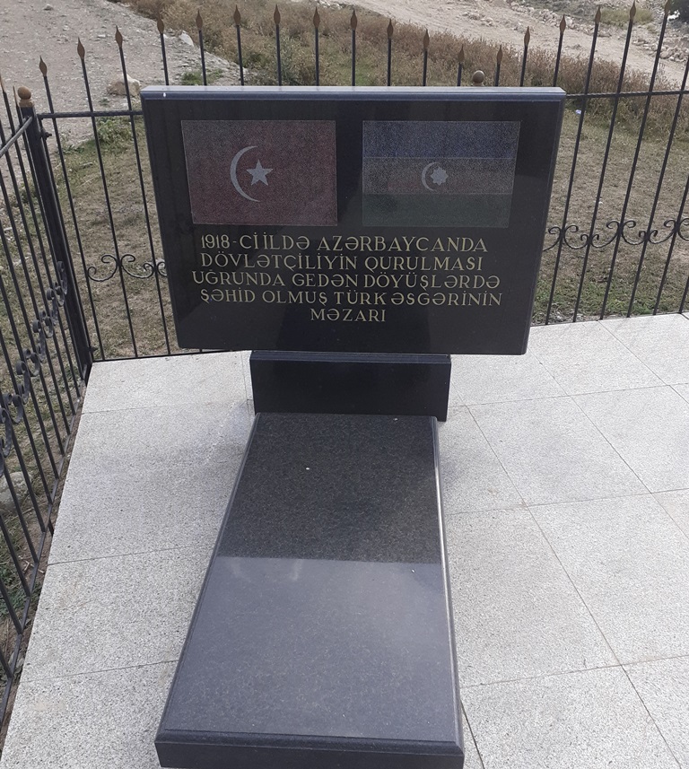 Şahdağın qoynunda Şəhid Türk əsgəri uyuyur...