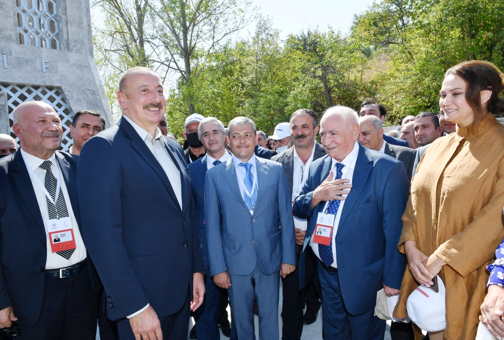 Vahid Əziz Şuşada: “Ölmədim bu günü də gördüm” 