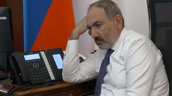 Putin 2 gün Paşinyanın zənglərinə cavab verməyib
