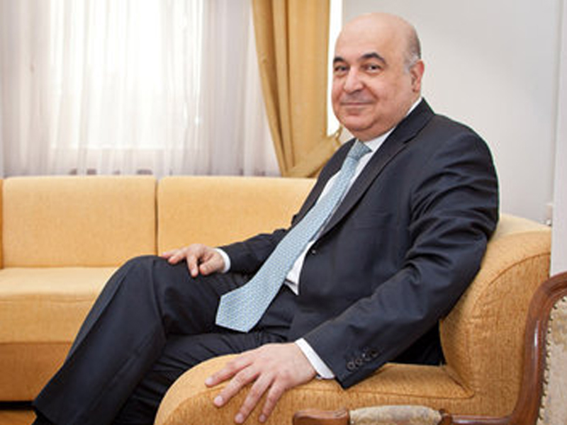 Koronavirusa yoluxan Çingiz Abdullayev xəstəxanaya yerləşdirildi