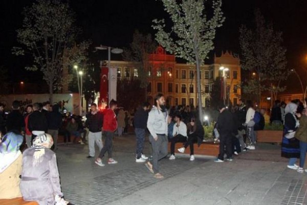 Türkiyədə zəlzələ: Əhali təşvişə düşdü