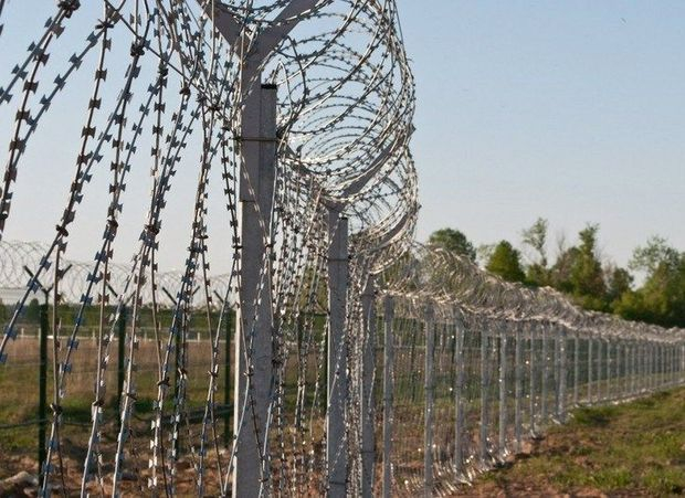 Polşa Belarusla sərhəddə fövqəladə vəziyyət elan etdi