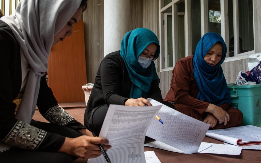 “Taliban”dan qız tələbələrlə bağlı yeni QADAĞALAR