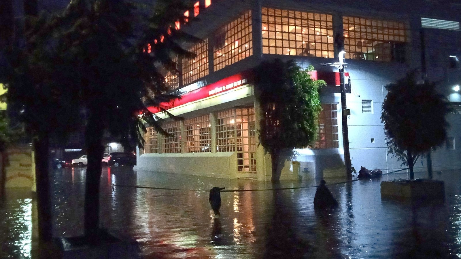 Meksikada oksigen dayandı, 16 nəfər öldü