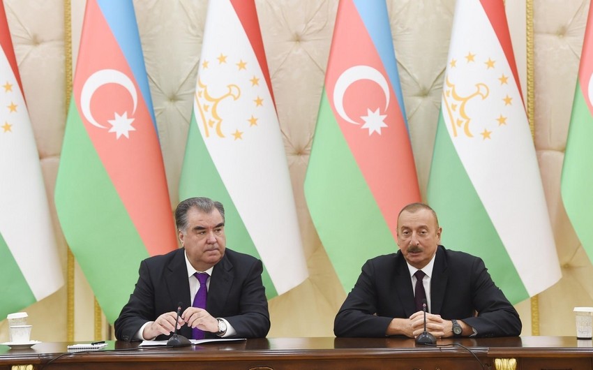 İlham Əliyev Emoməli Rəhmonu təbrik etdi