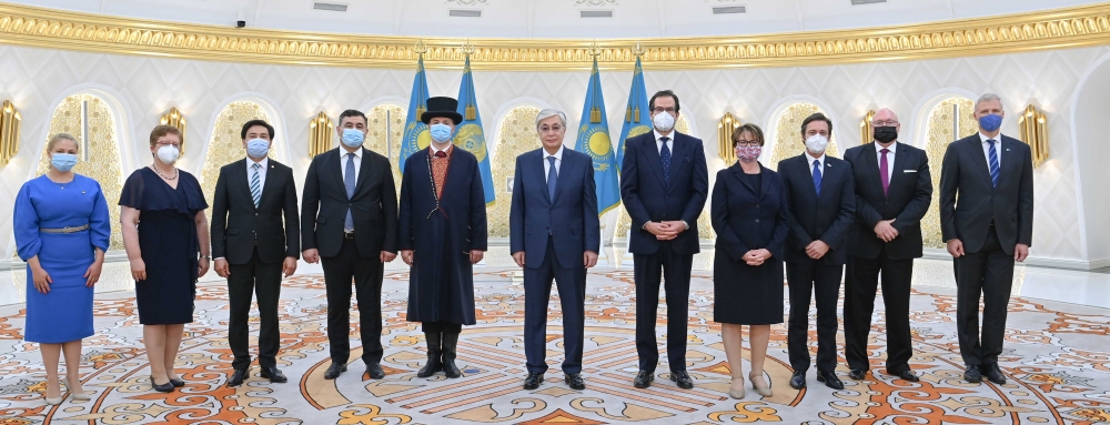 Səfirimiz etimadnaməsini Tokayevə təqdim etdi
