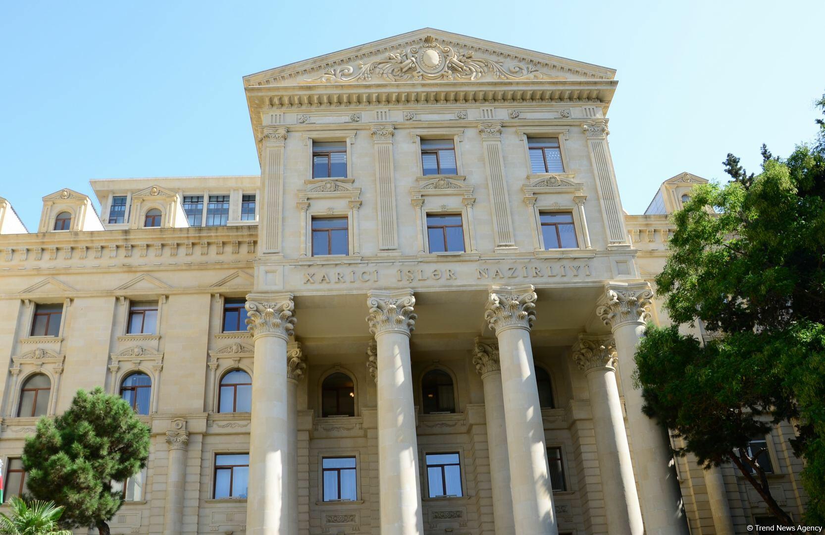 XİN Tacikistanı təbrik etdi