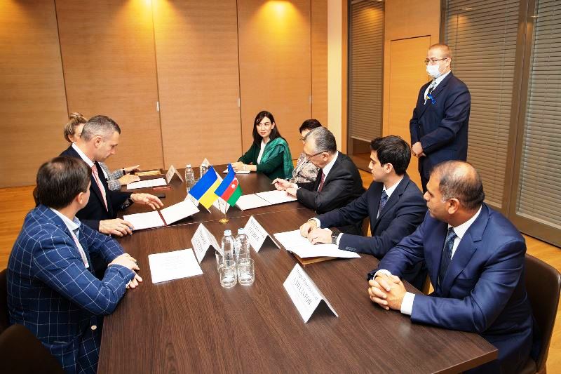 Bakı və Kiyev arasında protokol imzalandı  