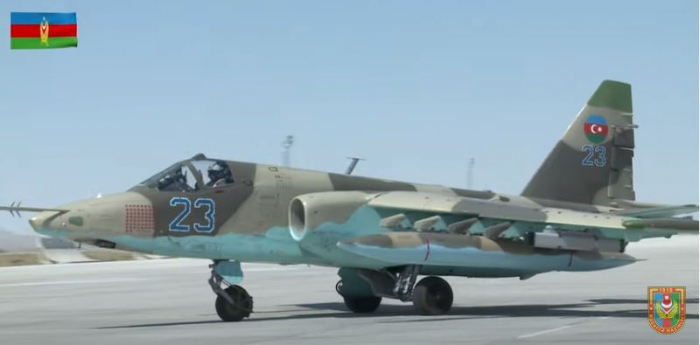 Ermənilərin 58 hədəfini məhv edən “Su-25” Hulusi Akara göstərildi - FOTOLAR