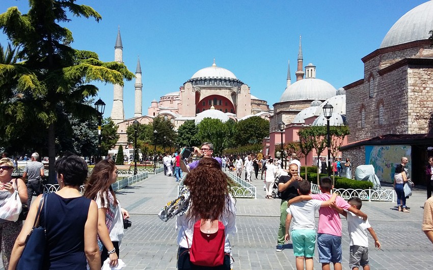 Türkiyəyə gedən azərbaycanlıların sayı üç dəfə artıb