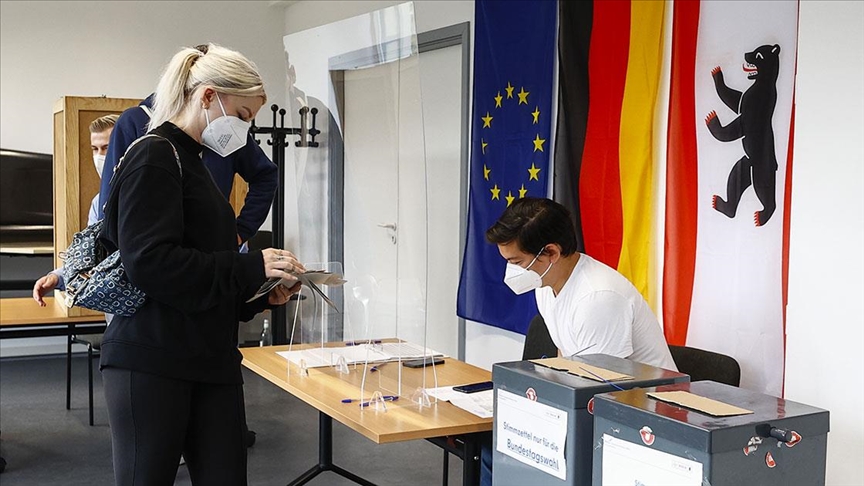 Almaniya seçkilərində “exit-poll” nəticələri açıqlandı