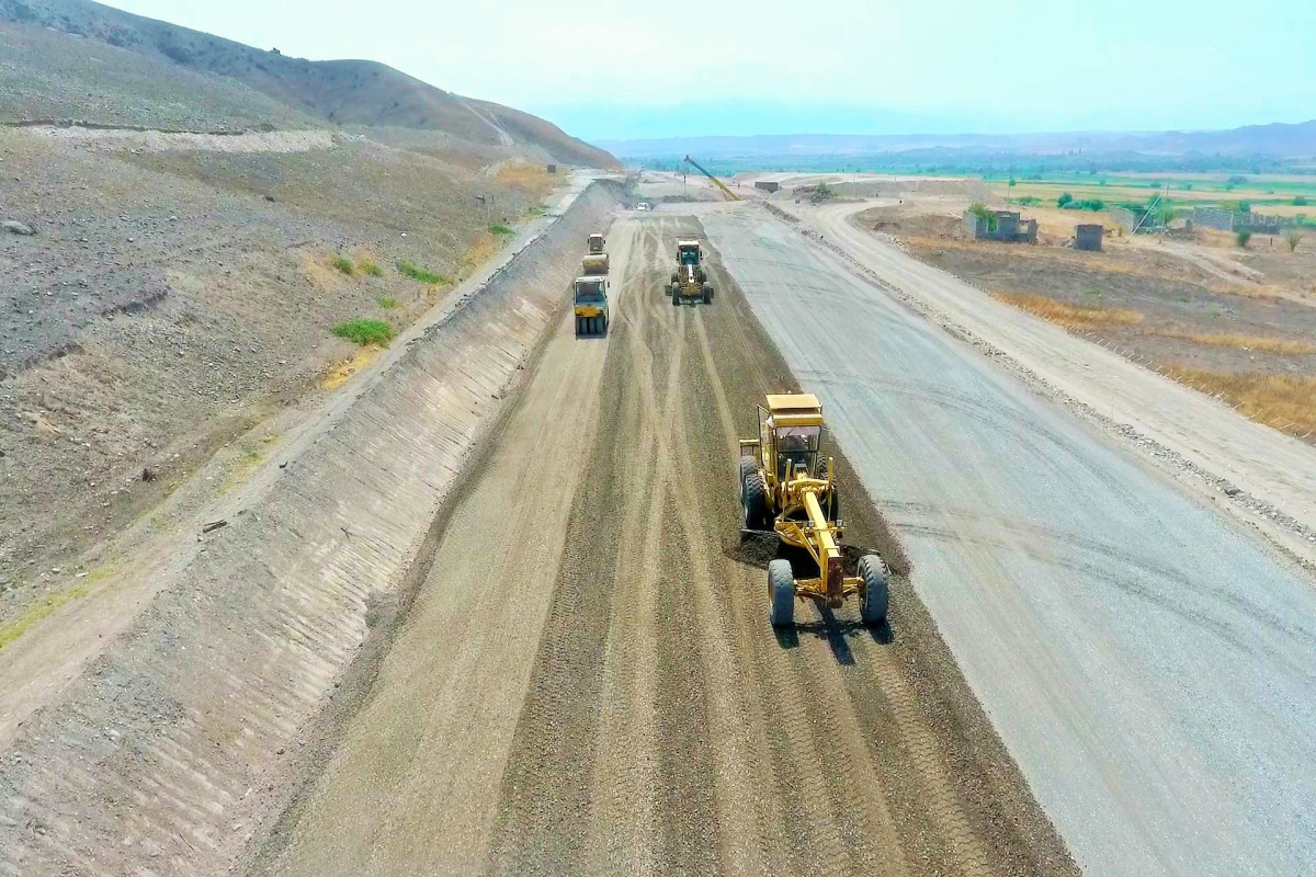 Xudafərin-Qubadlı-Laçın yolunun inşası davam edir - FOTO